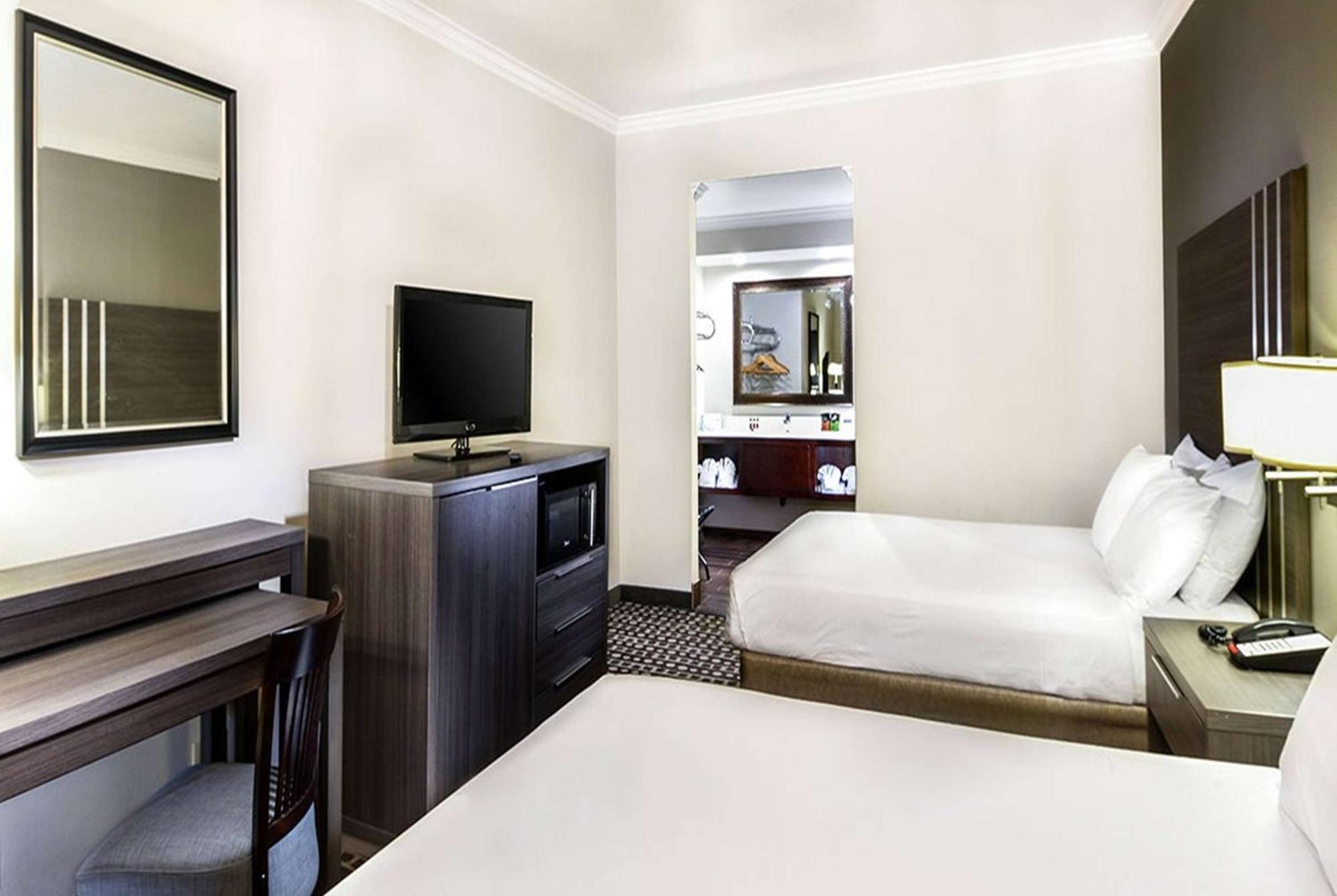 Travelodge By Wyndham Commerce Los Angeles Area Exteriör bild